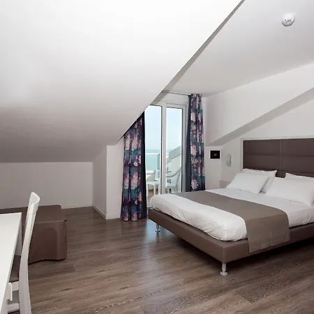 Hotel Columbia&ninfea 3*