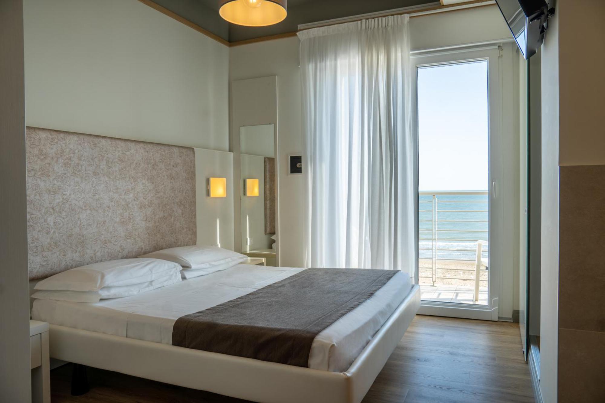 Columbia & Ninfea 3*