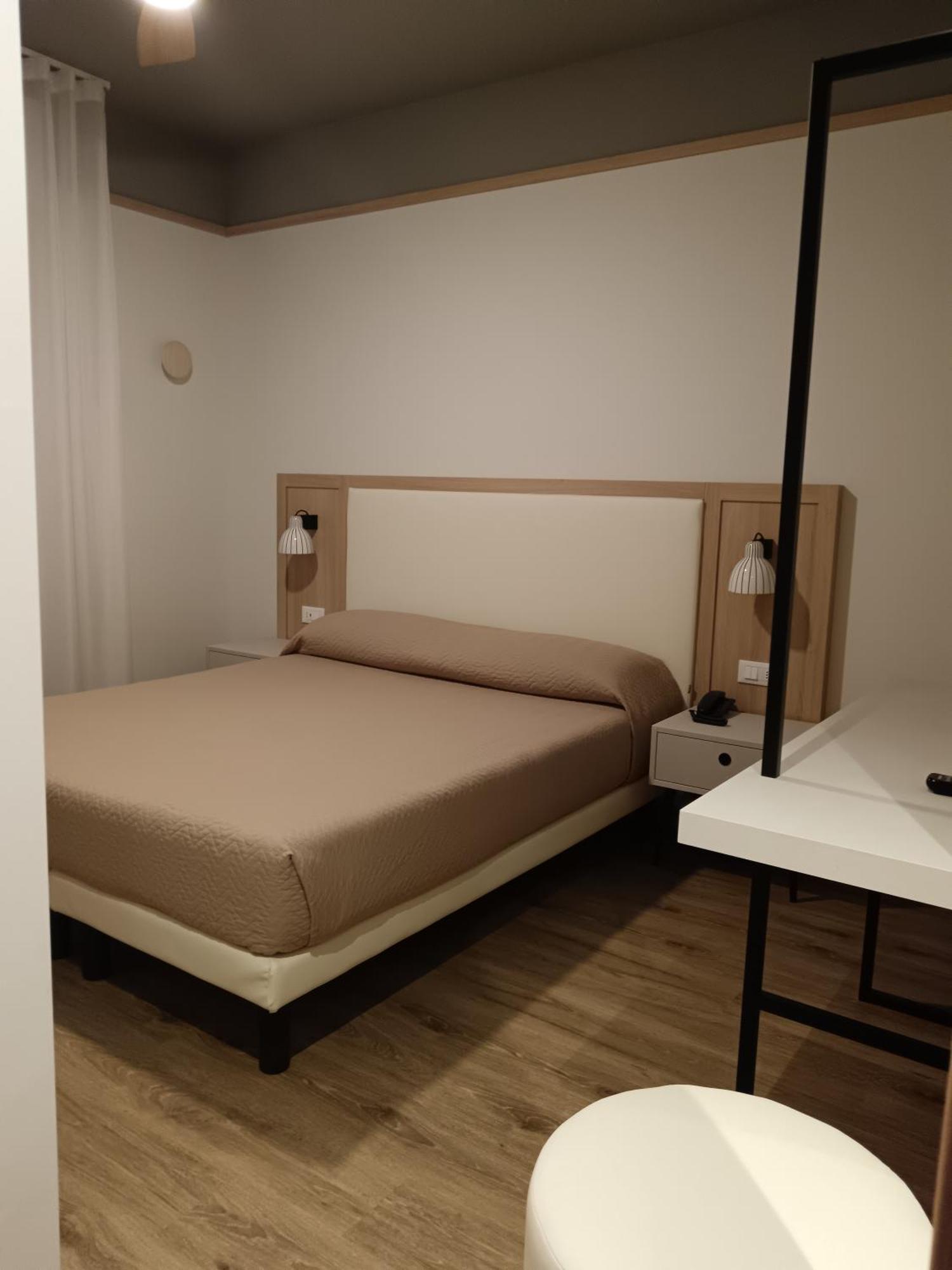 Hotel Columbia&ninfea