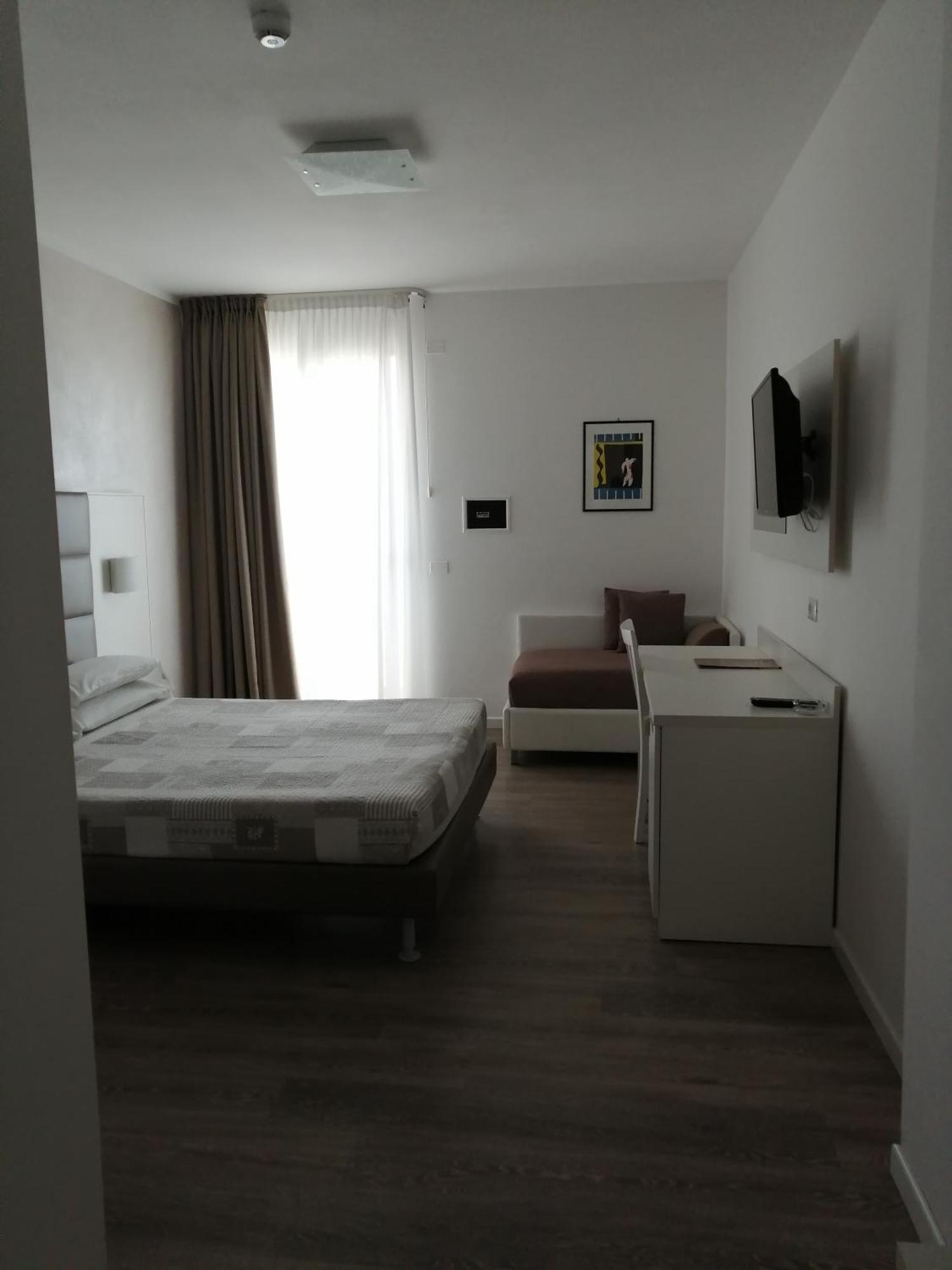 Hotel Columbia&ninfea 3*